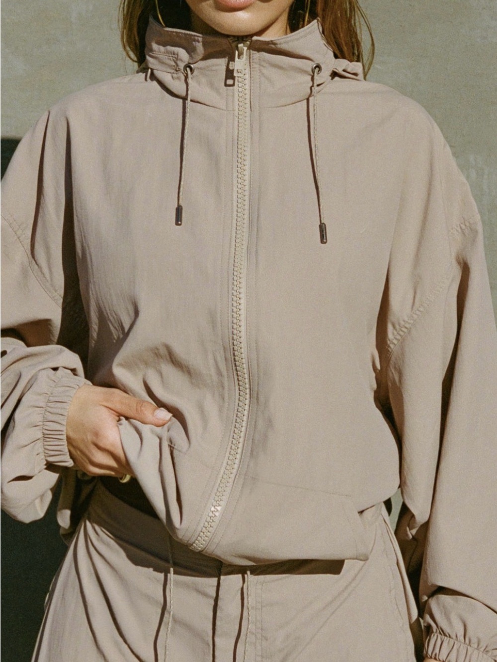 *NWT Joah Brown Classic Windbreaker in discontinued-color FAWN, size M/L.